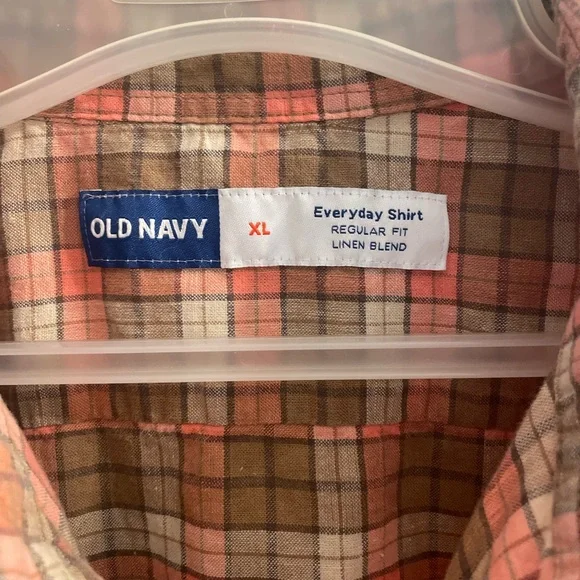 Old Navy Rose and Tan Casual Button Down Shirt - Picture 3 of 8